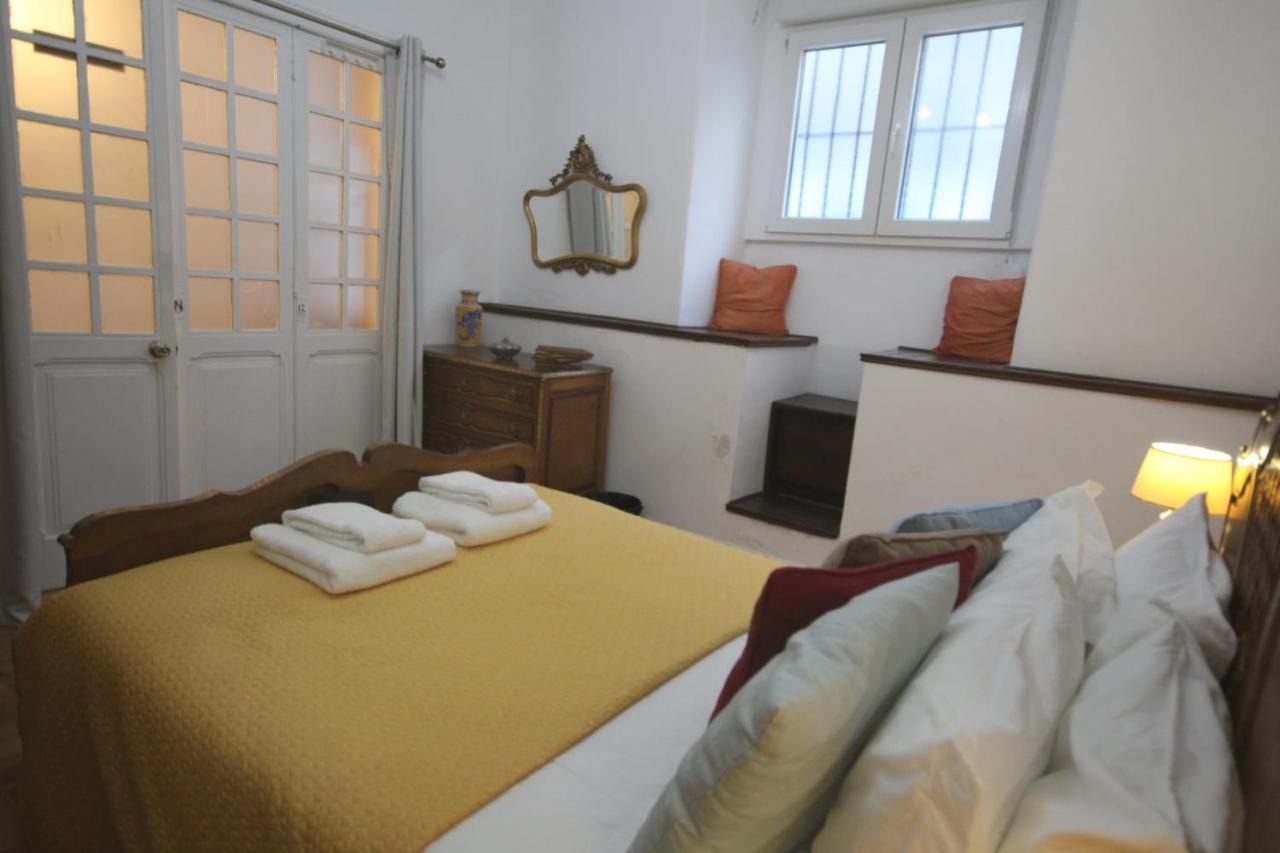 Antique M1 R1 - Amazing Double Room With Shared Bathroom In Marques Pombal — Fotos 3